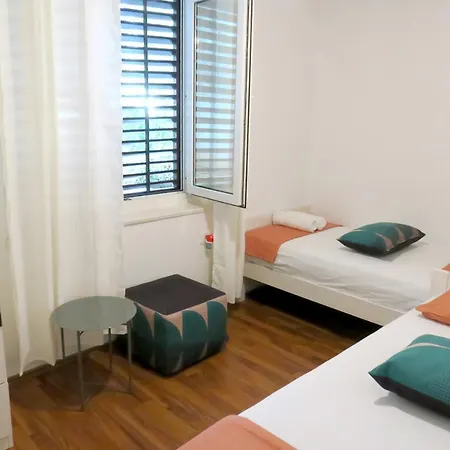 Elda Apartment *